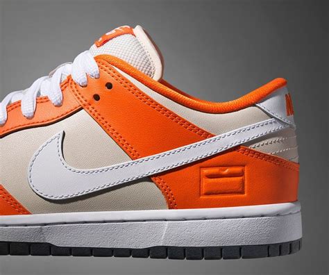 Nike low dunks limited edition